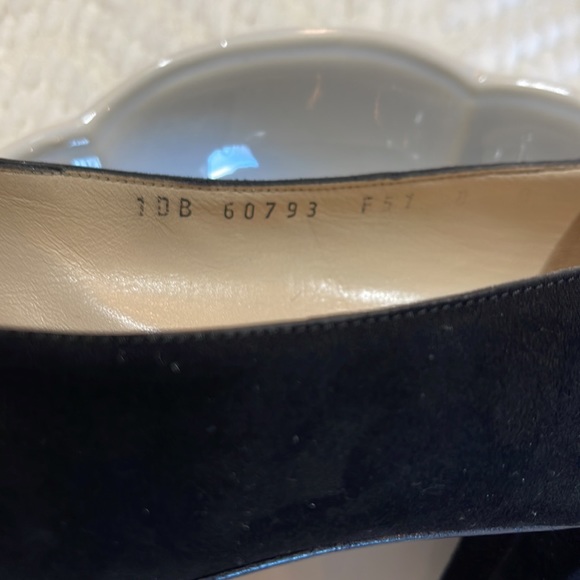 SALVATORE FERRAGAMO black suede heels - Picture 11 of 14